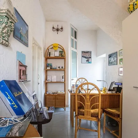 Residenza I Gioielli بيت ضيافة